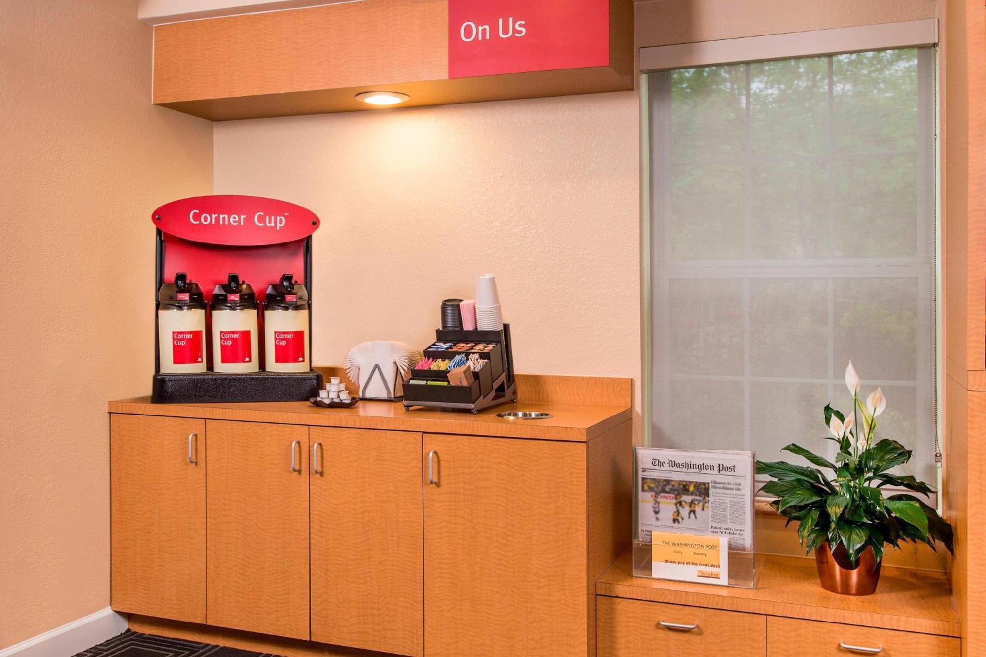 Towneplace Suites By Marriott Clinton At Joint Base Andrews Exteriör bild
