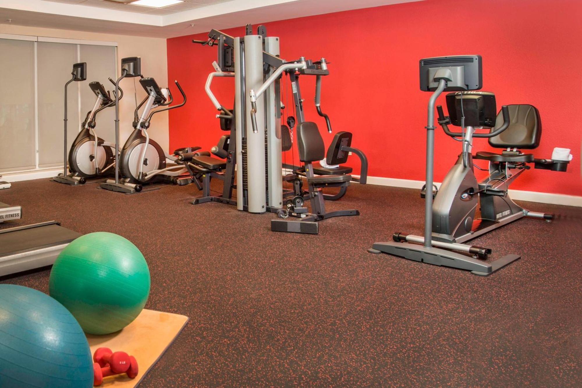 Towneplace Suites By Marriott Clinton At Joint Base Andrews Exteriör bild